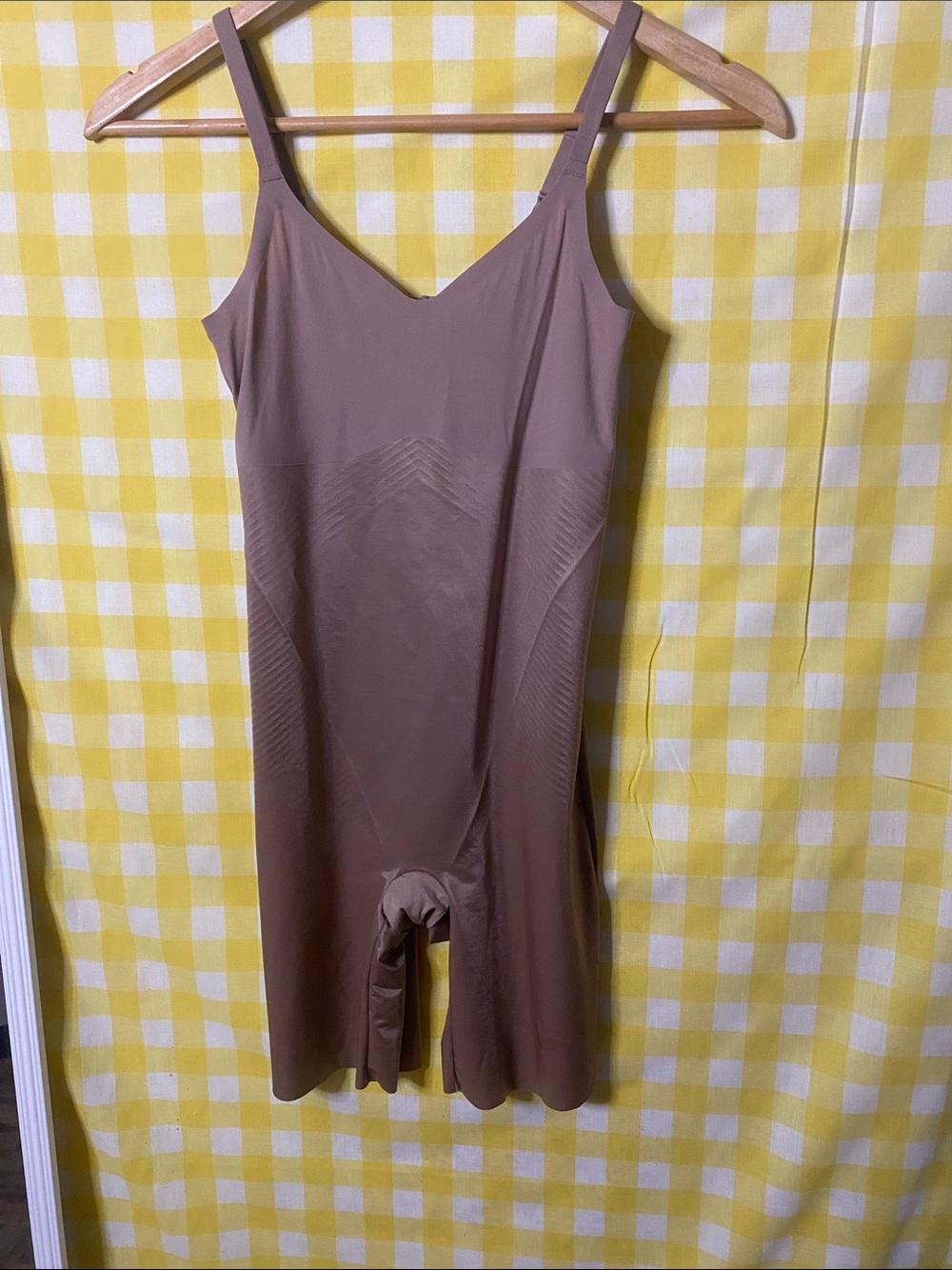SPANX SPANXshape™™ Invisible Mid-Thigh bodysuit - Picture 3 of 9